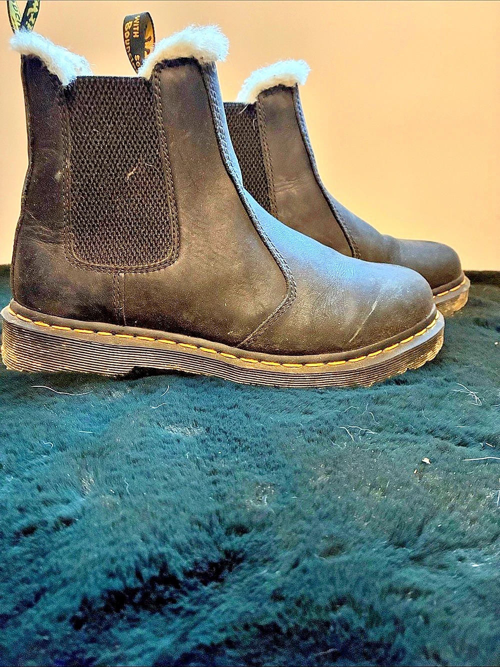 Dr. Martens 2976 Leonore Faux Fur Lined Chelsea Boots Black Faux Fur Lined Boots
